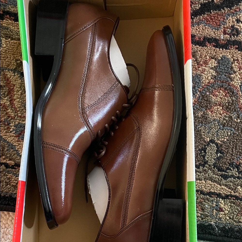 Classic Brown Leather Lace-Up Derby Shoes